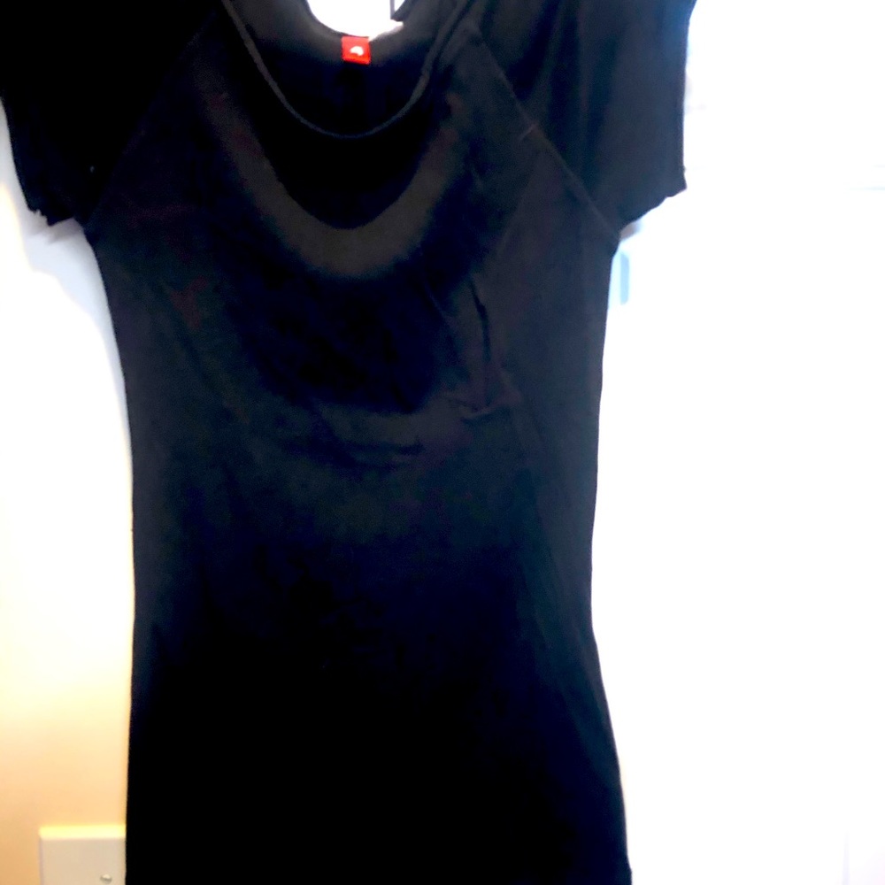 Black tee shirt